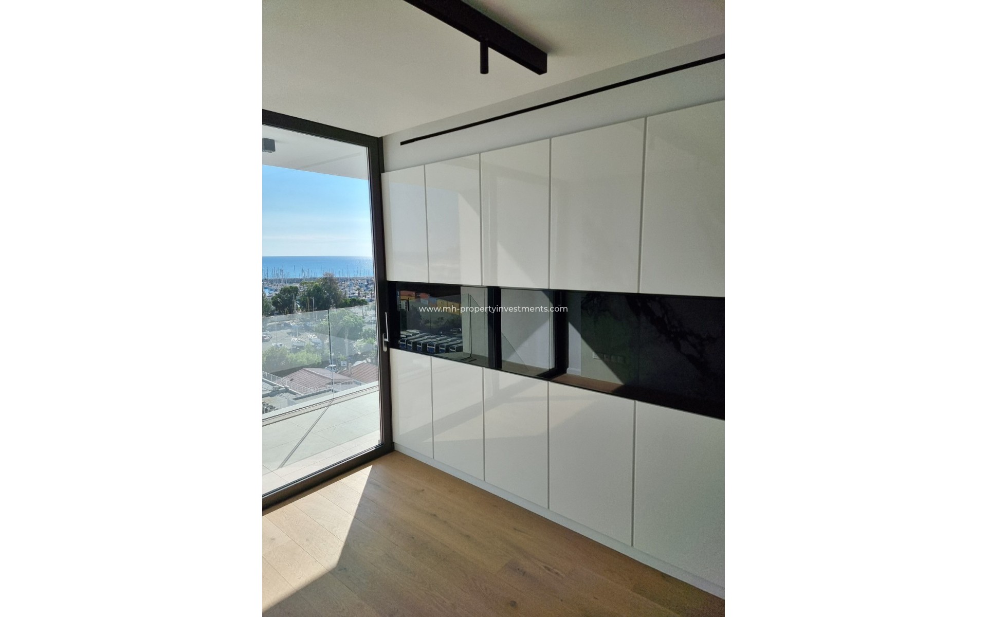 Neu/ Fertiggestellt - Wohnung - Larnaca - Larnaca (City) - Finikoudes