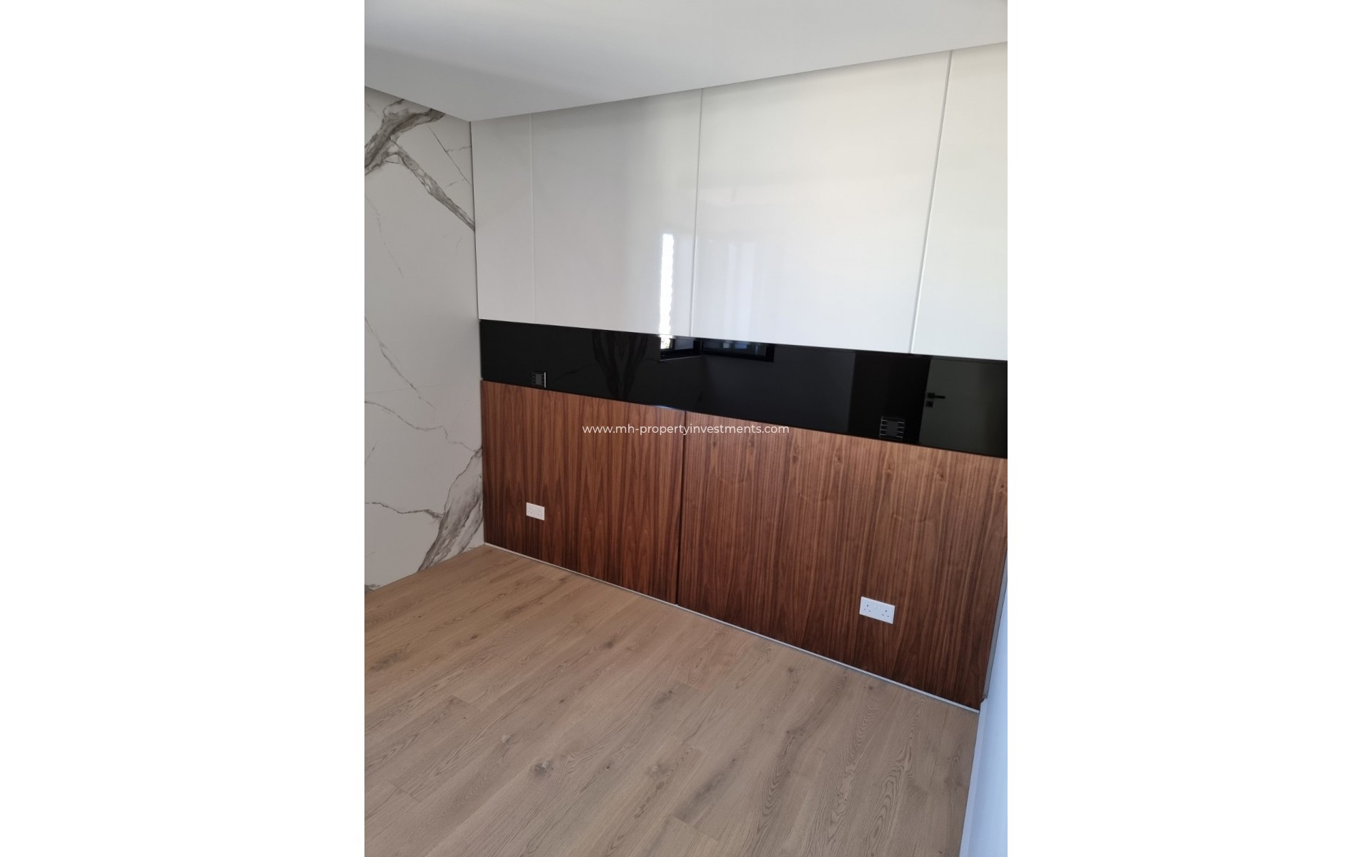 Neu/ Fertiggestellt - Wohnung - Larnaca - Larnaca (City) - Finikoudes