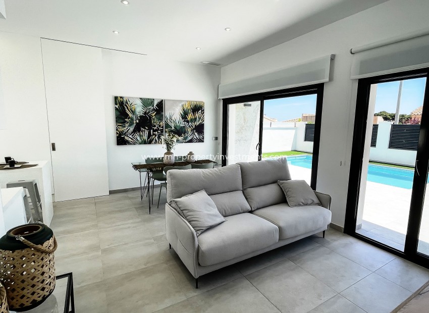 Neubau - detached - Pinar de Campoverde