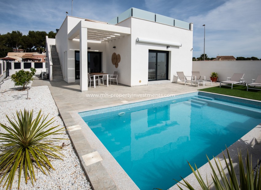 Neubau - detached - Pinar de Campoverde