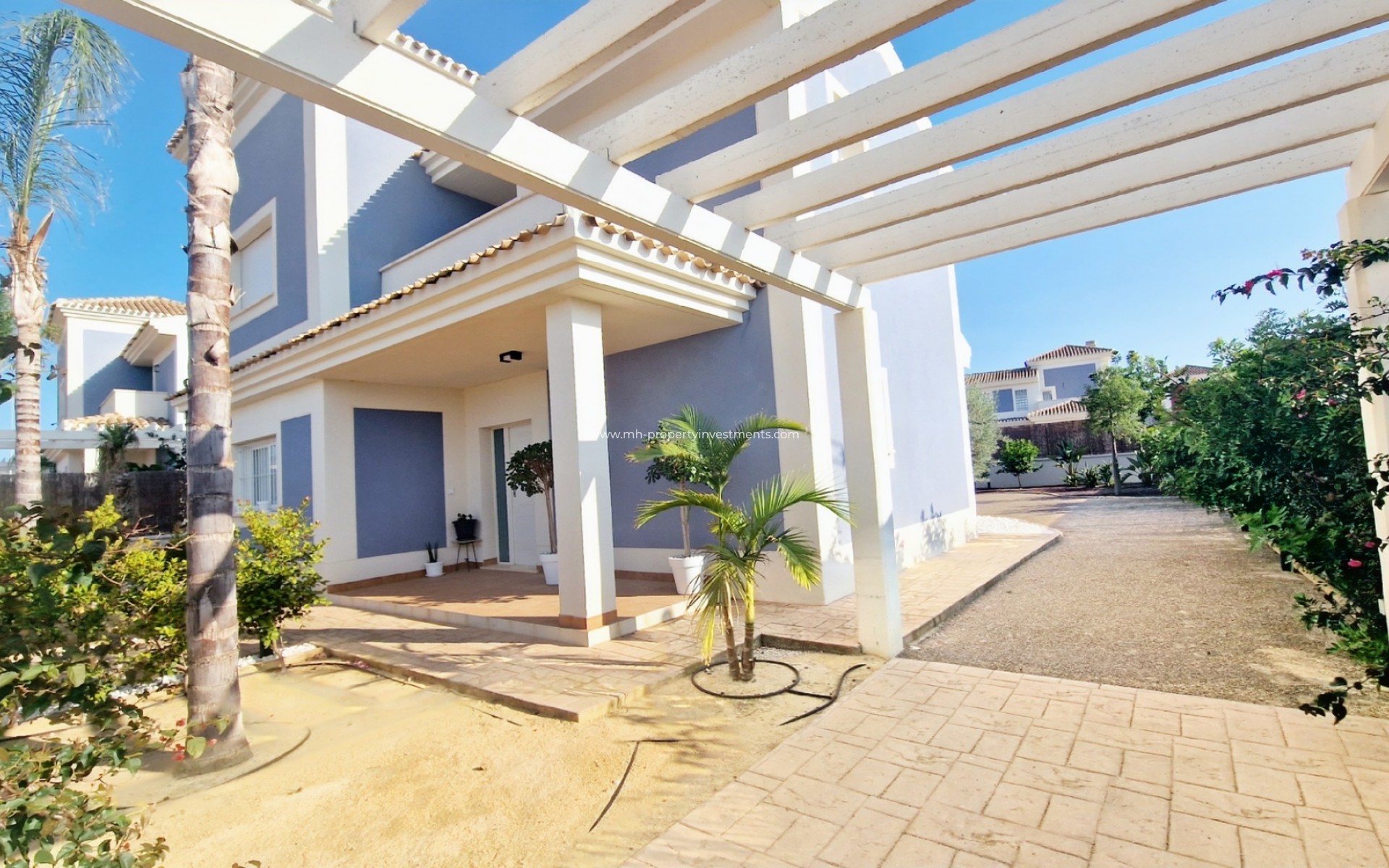 Neubau - detached - Purias