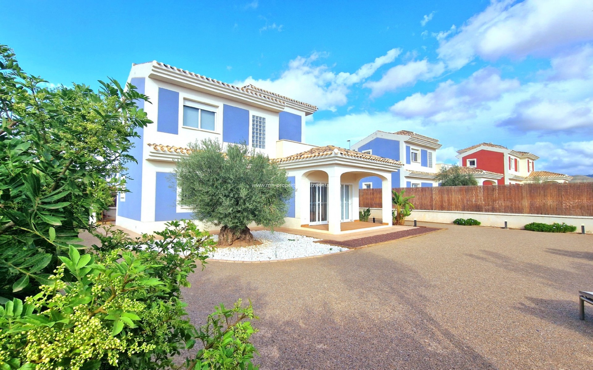 Neubau - detached - Purias