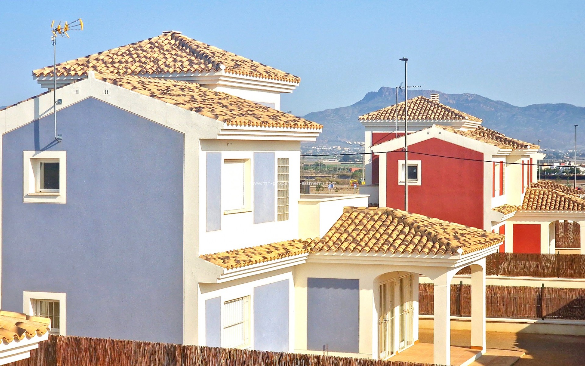 Neubau - detached - Purias