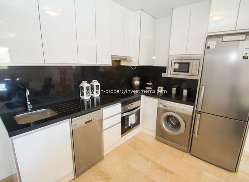 Neubau - penthouse - Res. Las Filipinas