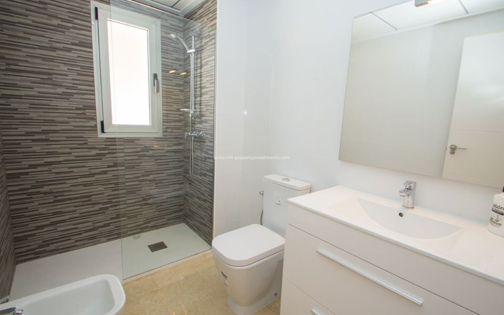 Neubau - penthouse - Res. Las Filipinas