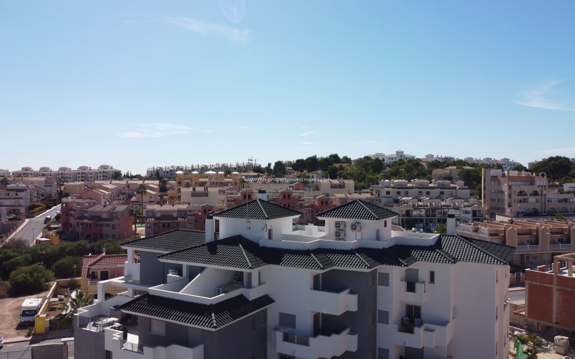Neubau - penthouse - Res. Las Filipinas