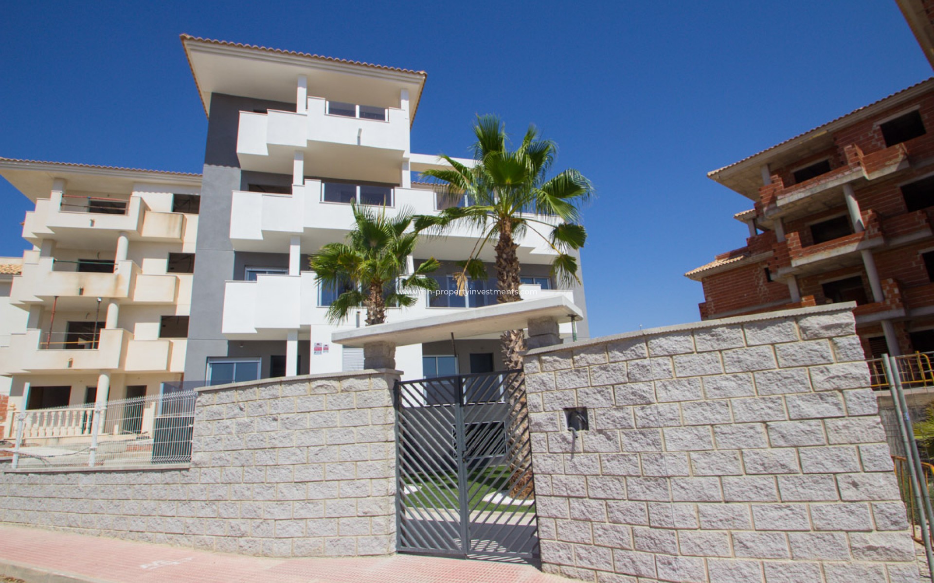 Neubau - penthouse - Res. Las Filipinas