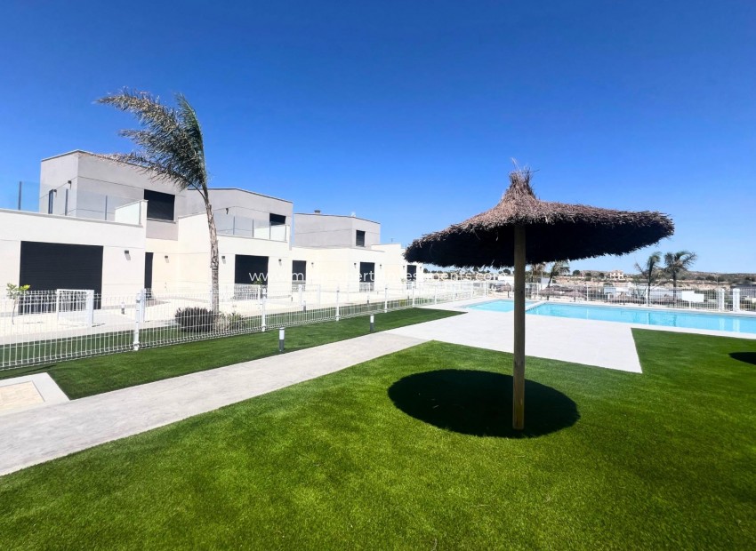 Neubau - Town House - Banos y Mendigo - Altaona Golf