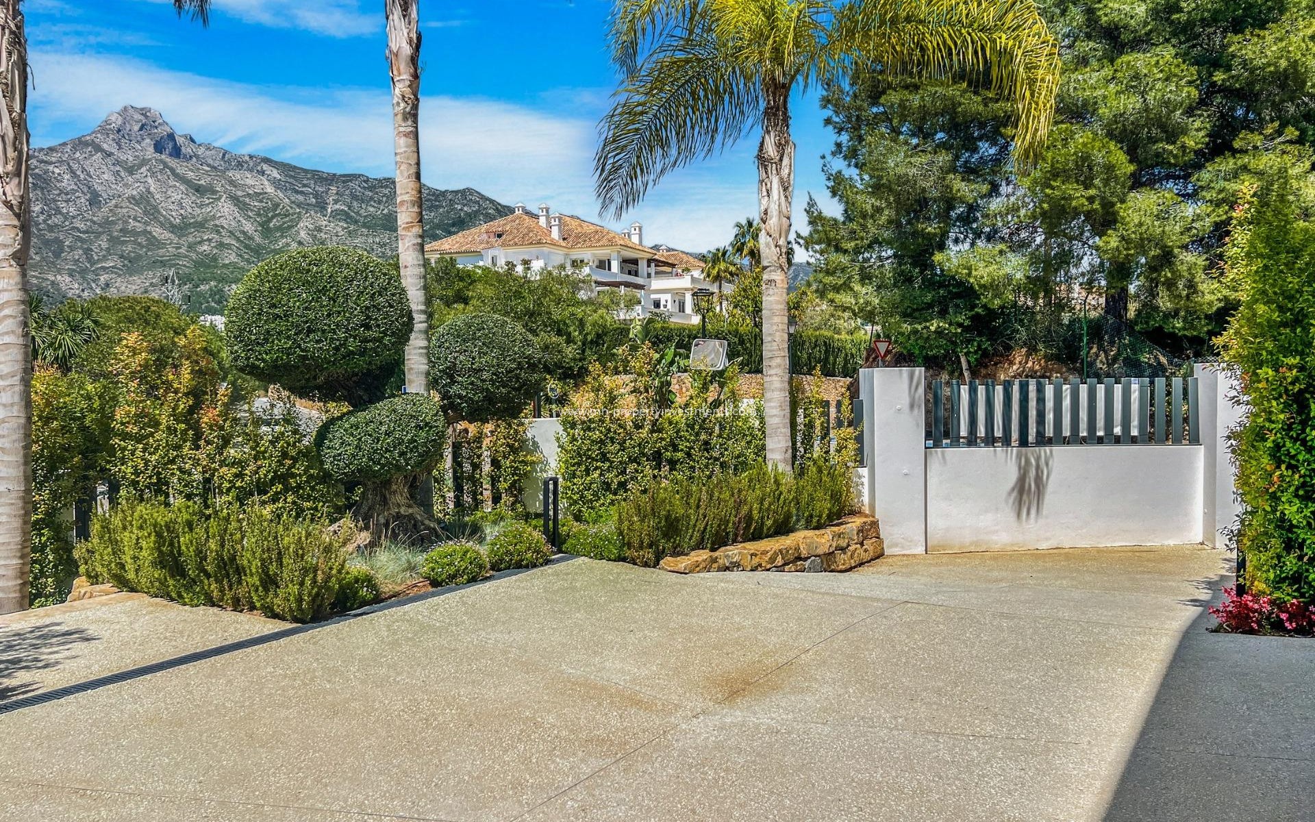 Neubau - Villa - Marbella - Lomas De Marbella Club