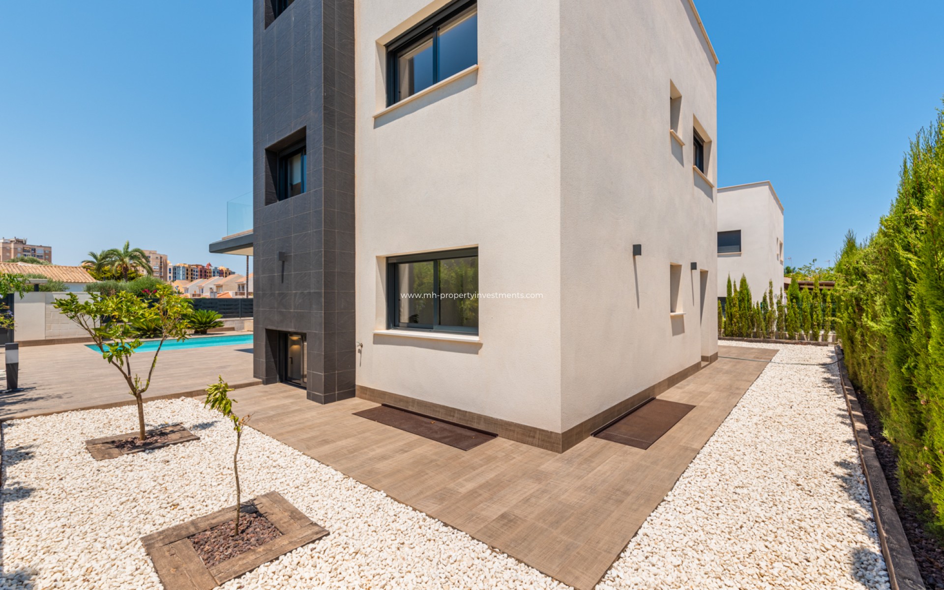 New Build - detached - Playa Paraiso