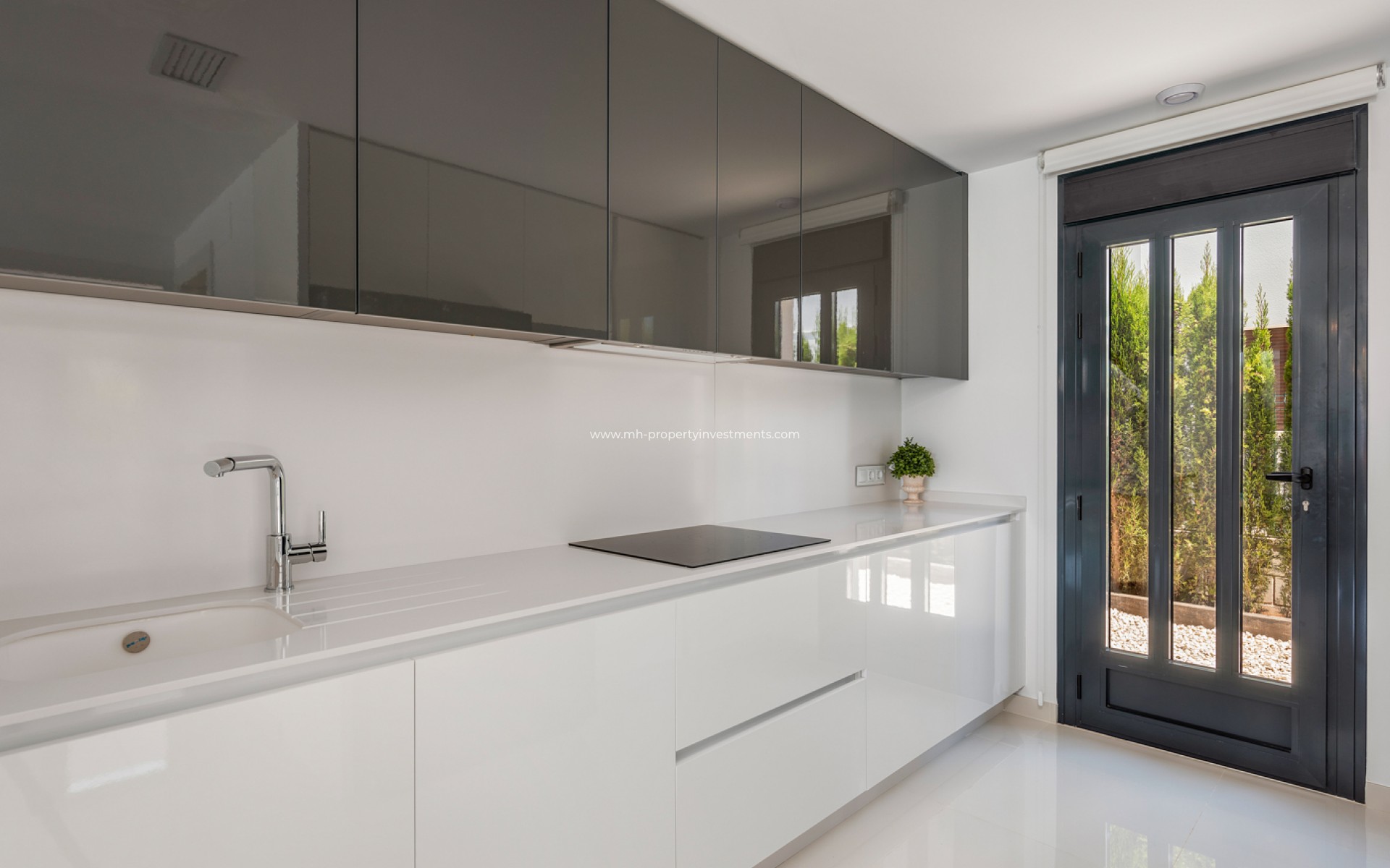 New Build - detached - Playa Paraiso