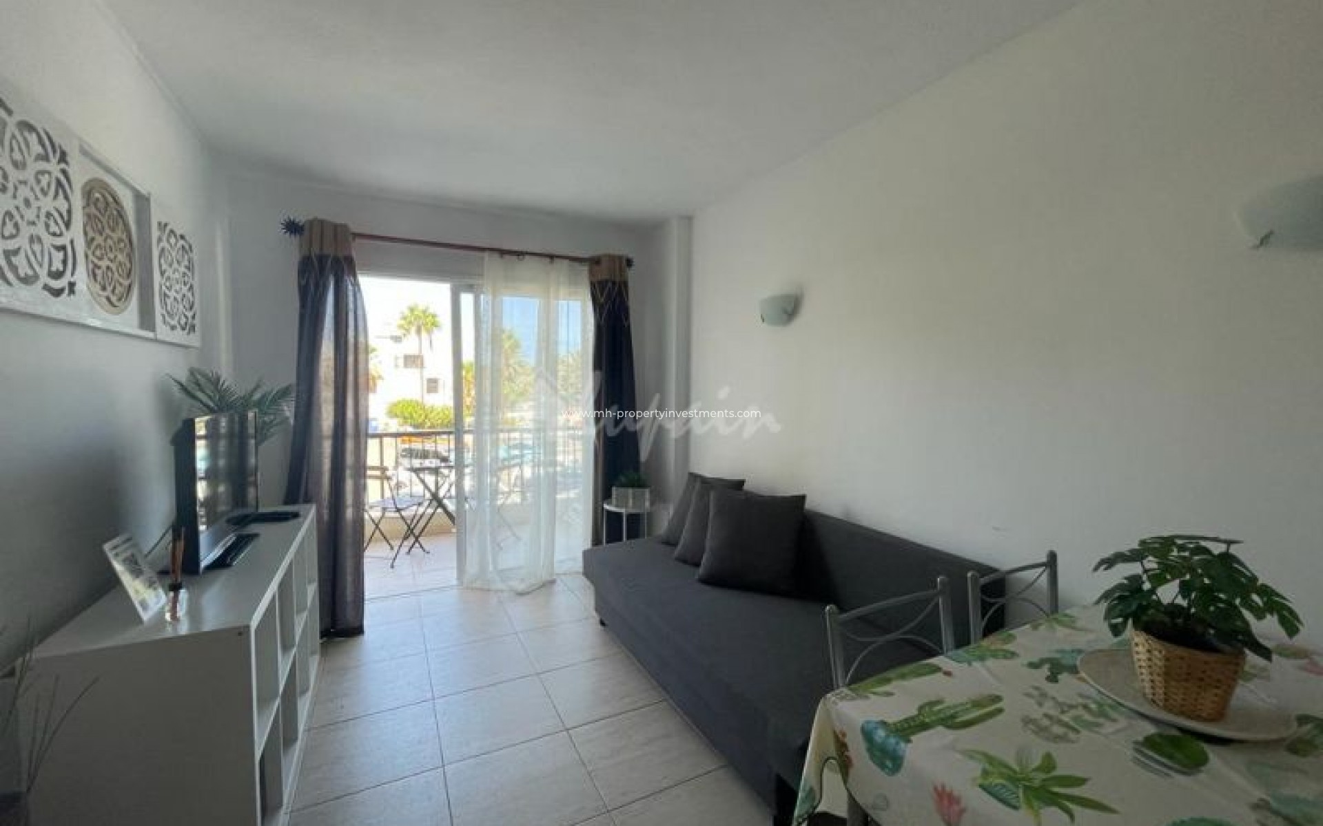 Resale - Apartment - Playa De Las Americas - Avda Santiado Puig, 38650 Playa De Las Americas Adeje Tenerife