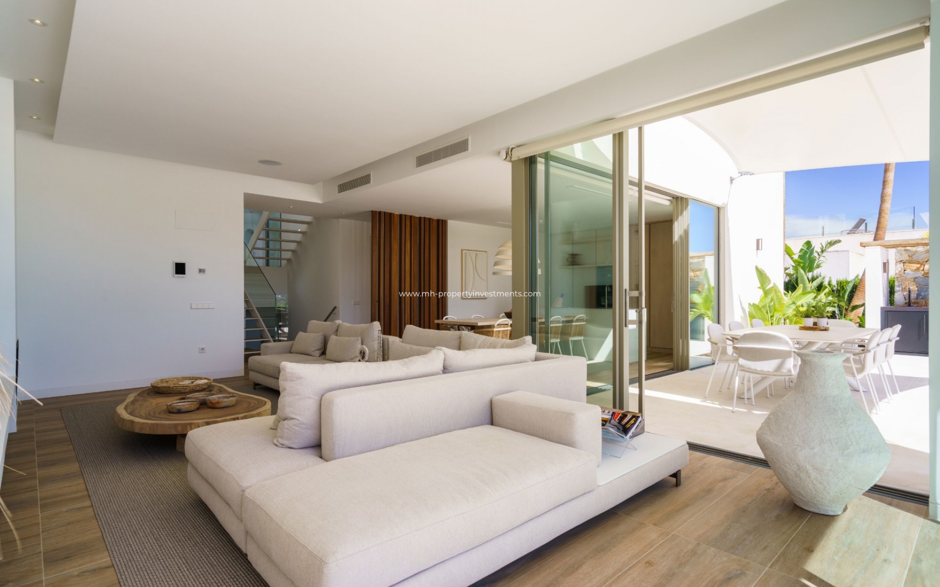 Resale - Villa - Las Colinas