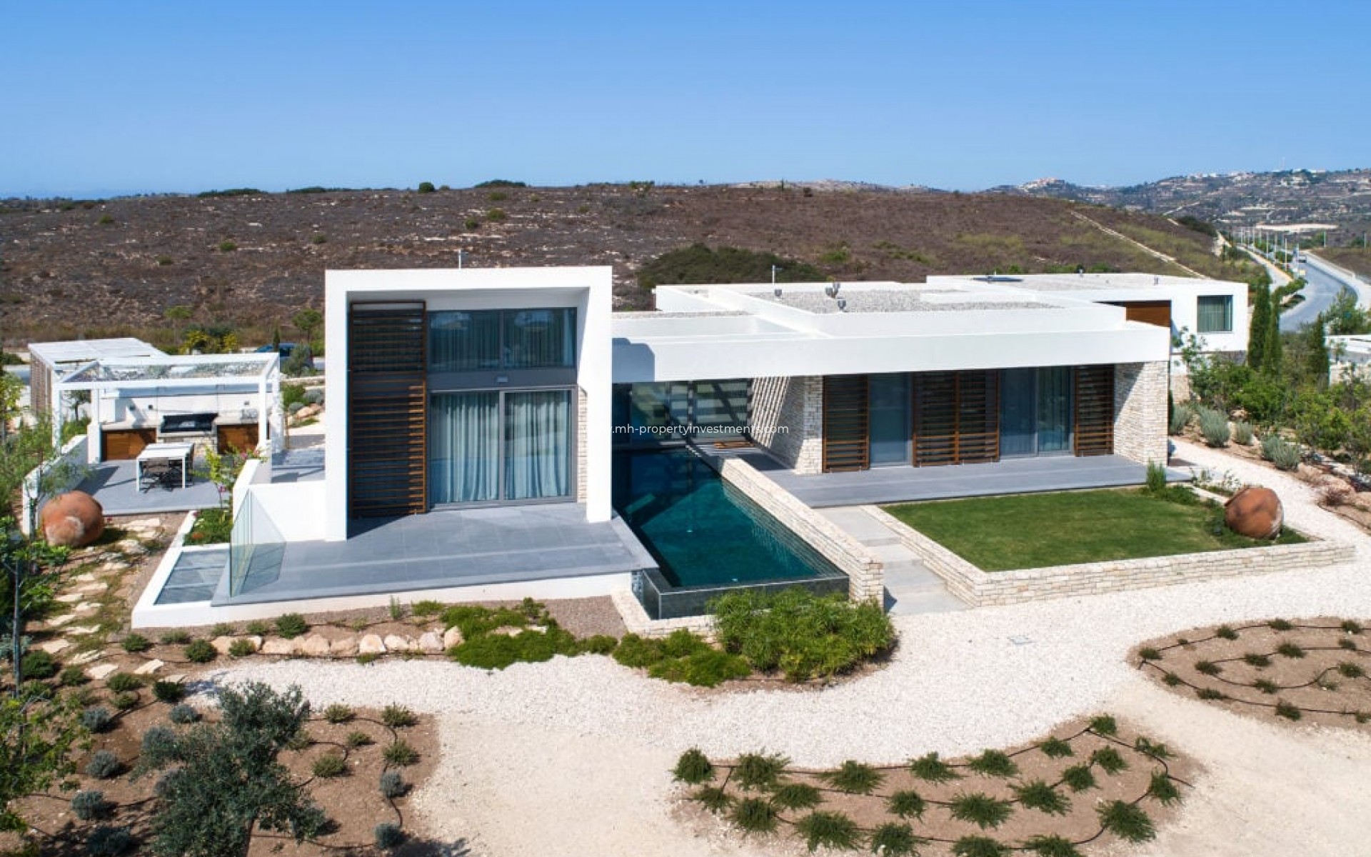 Resale - Villa - Tsada