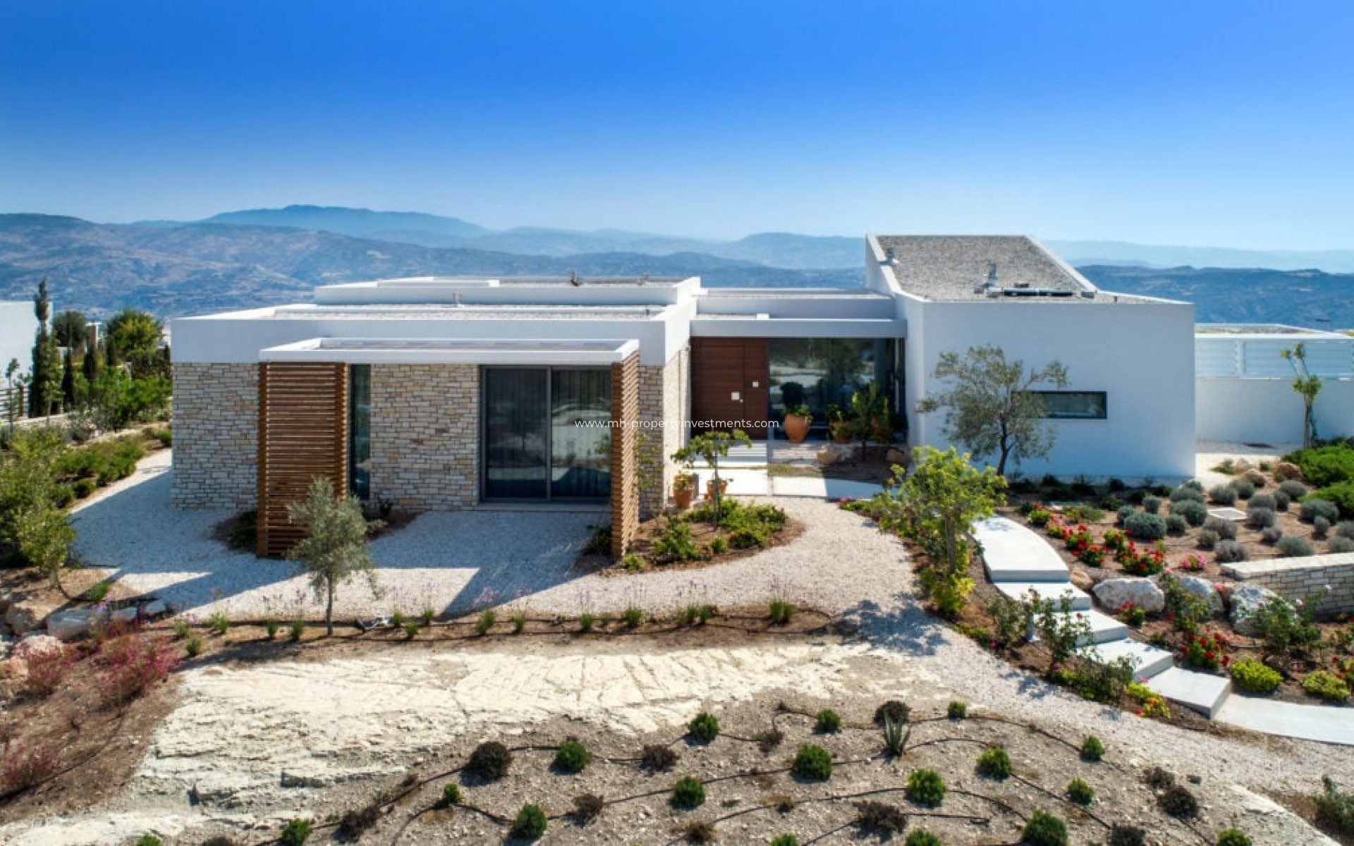 Resale - Villa - Tsada
