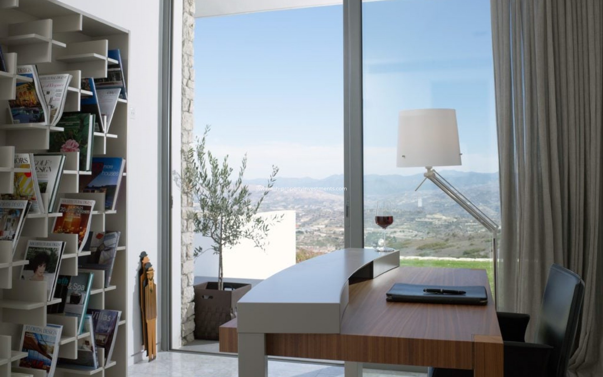Resale - Villa - Tsada