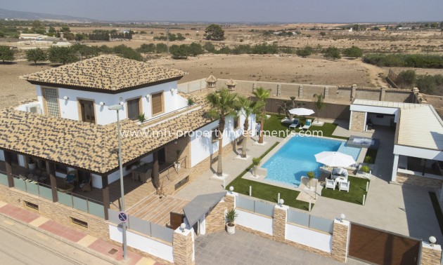 Villa - Neubau - Jerónimo y Avileses - Jerónimo y Avileses